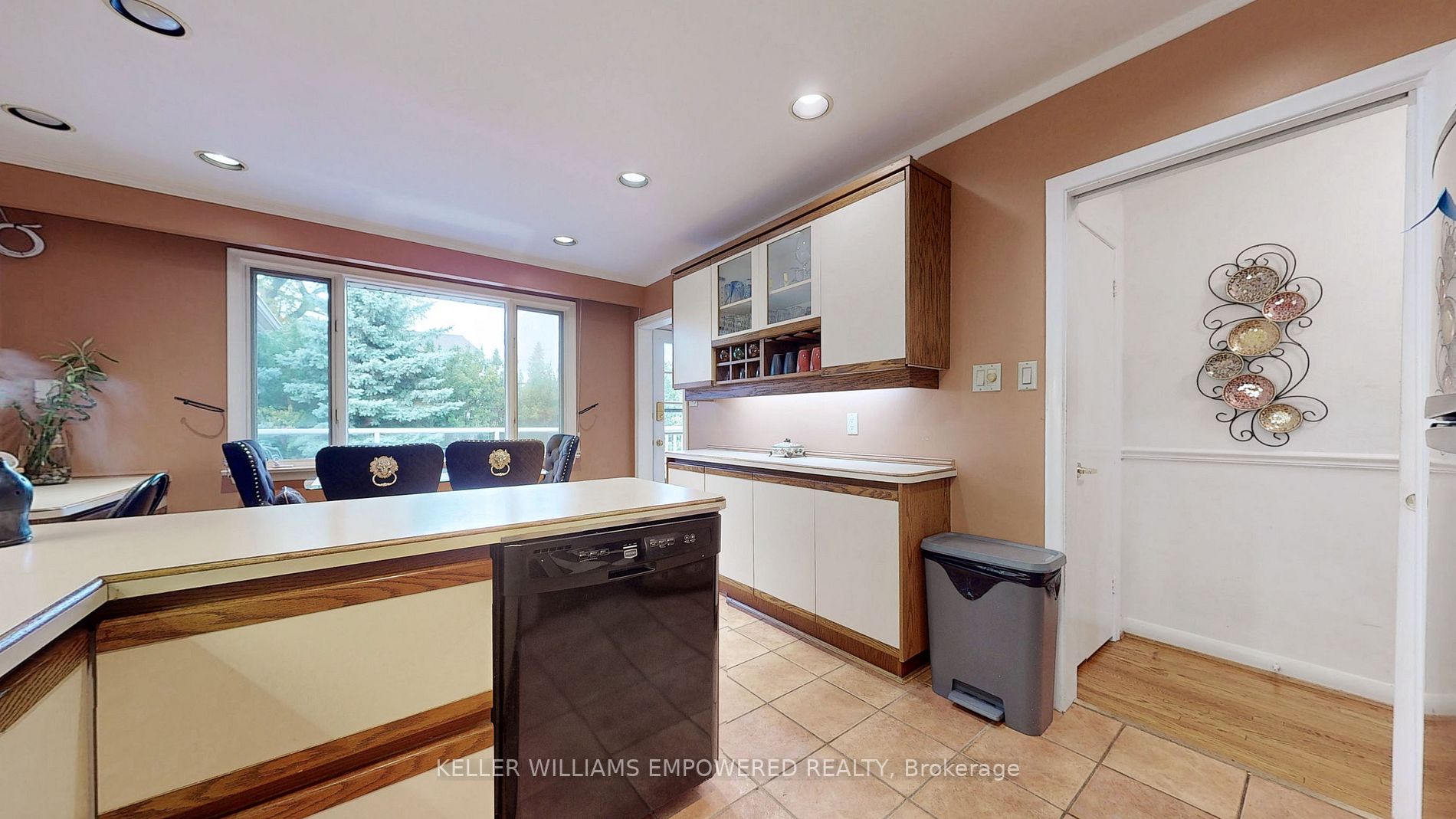 24 Burleigh Heights Dr