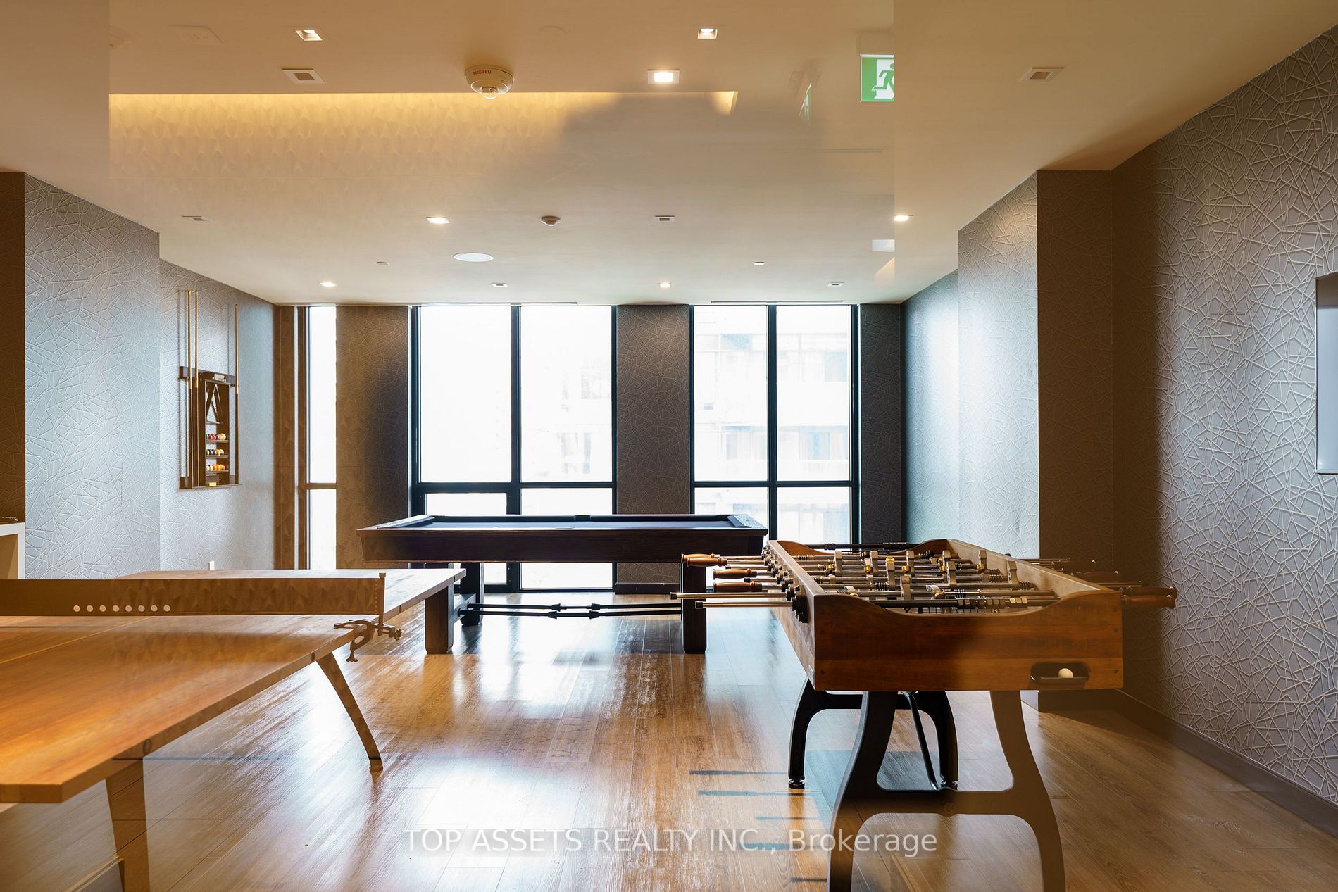 1 Yorkville Ave, #3701