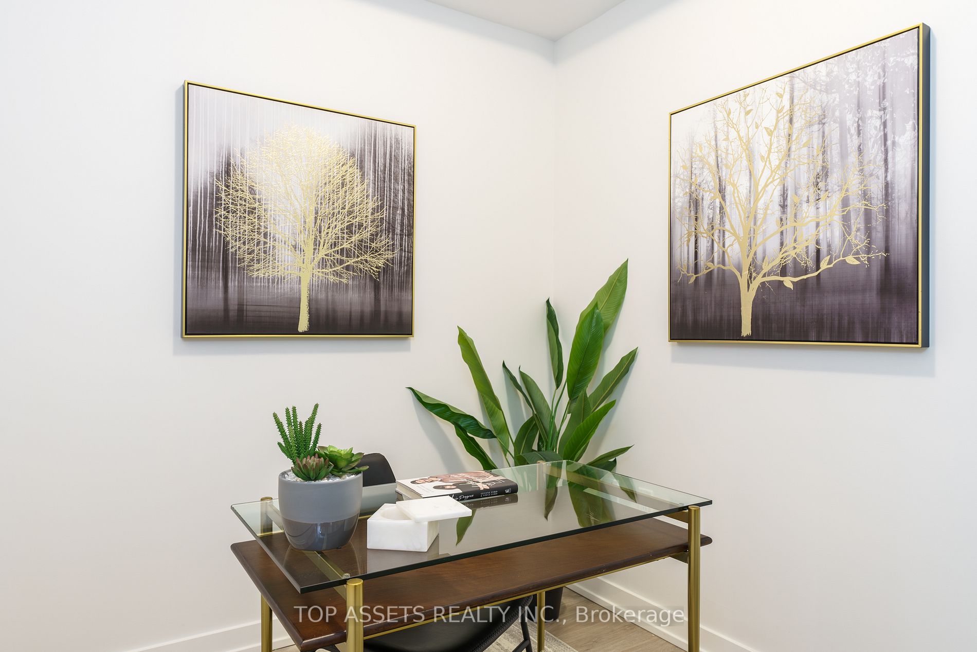 1 Yorkville Ave, #3701