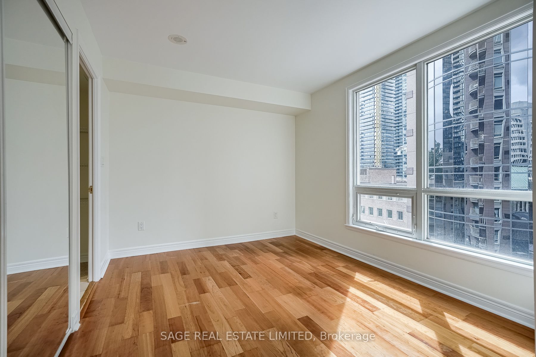 100 Hayden St, #901