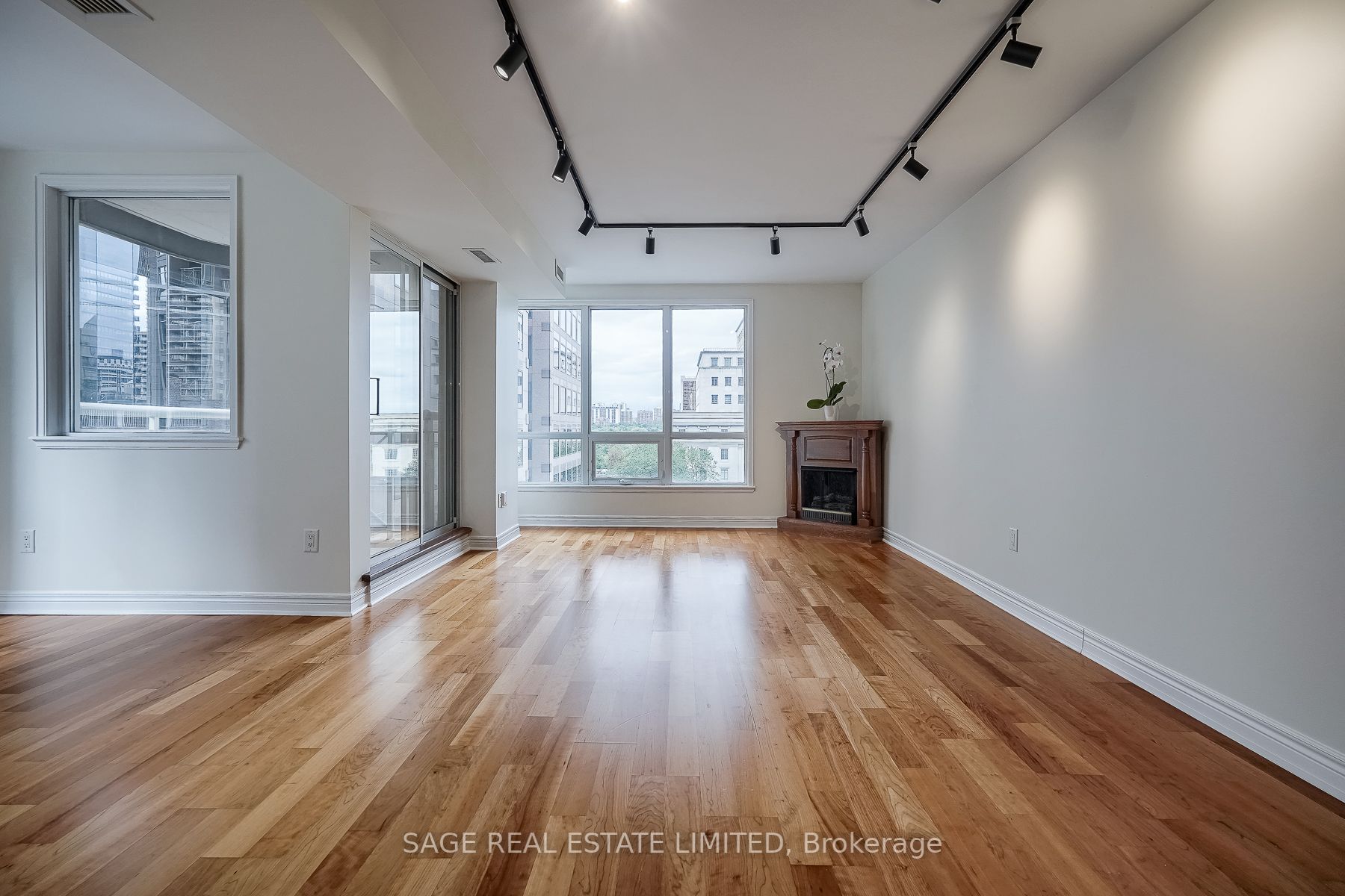 100 Hayden St, #901