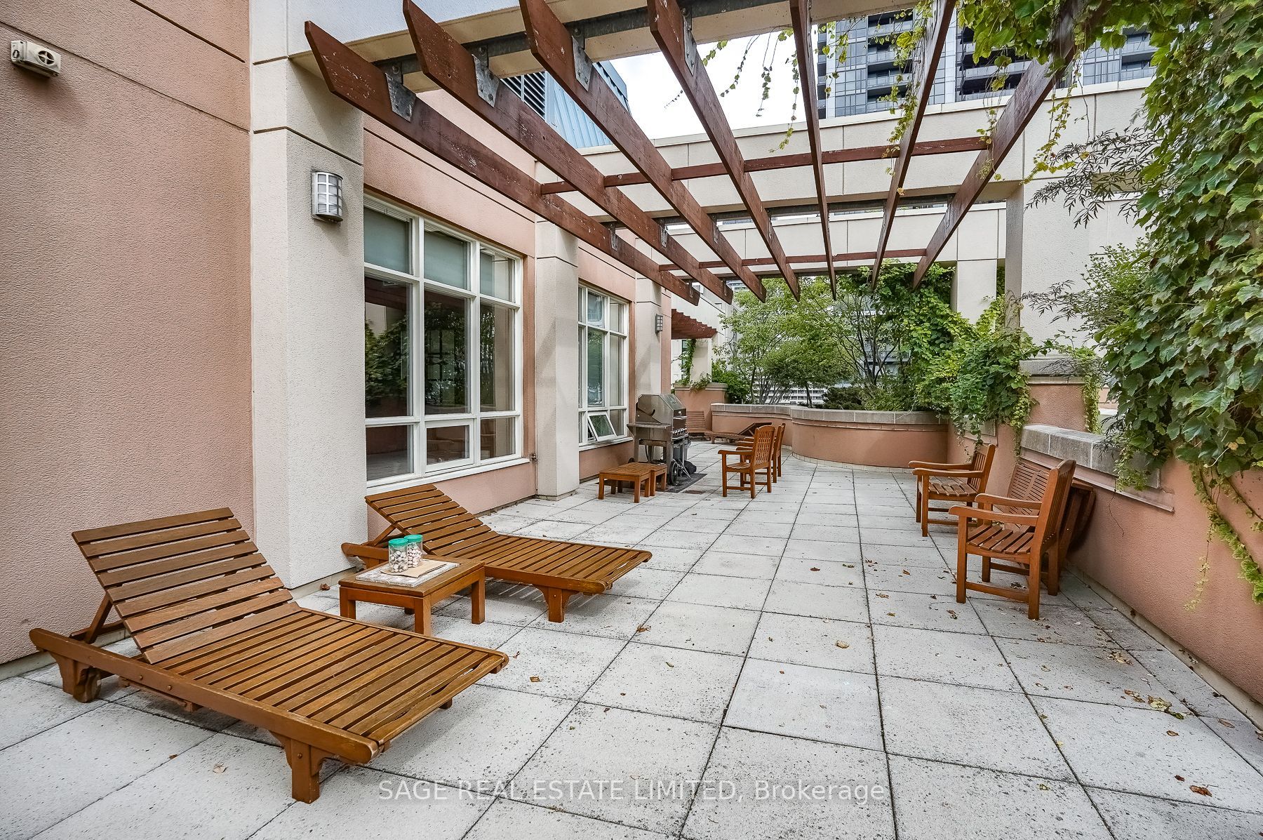 100 Hayden St, #901