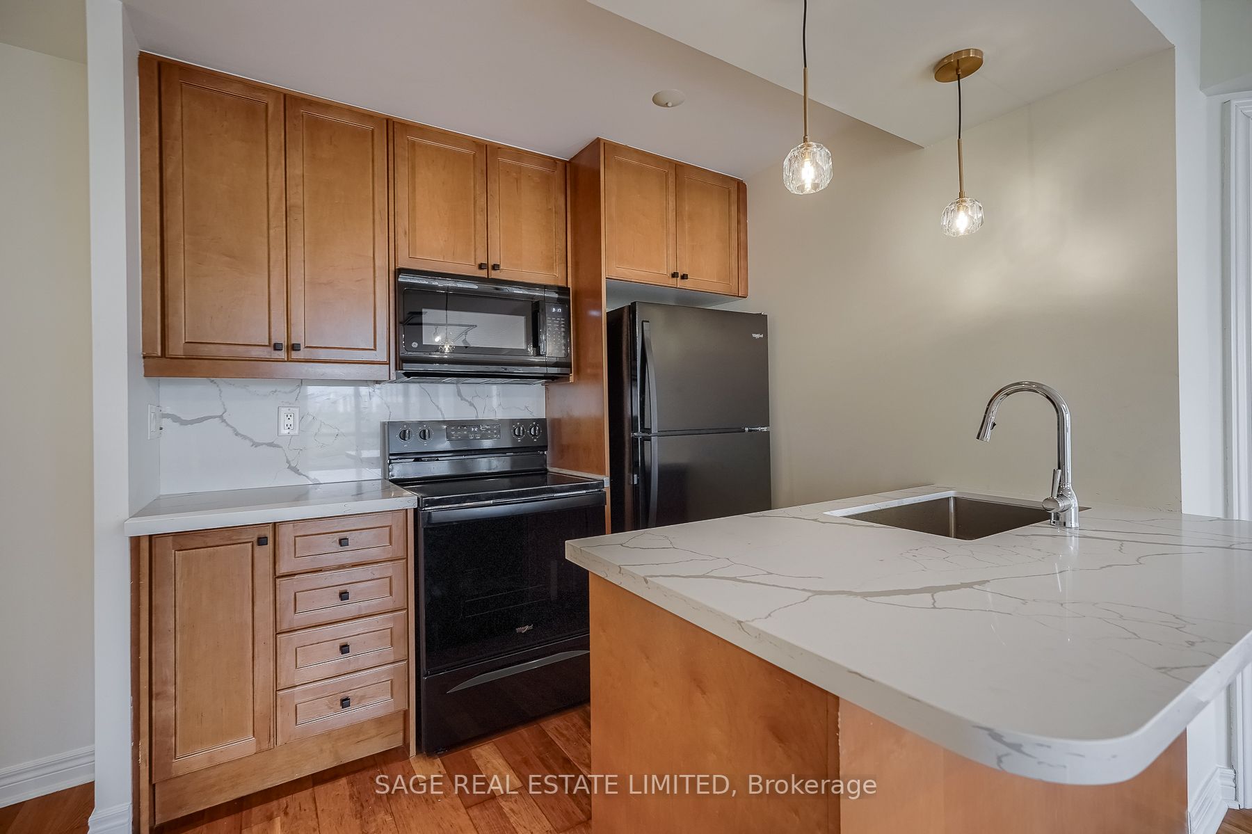 100 Hayden St, #901