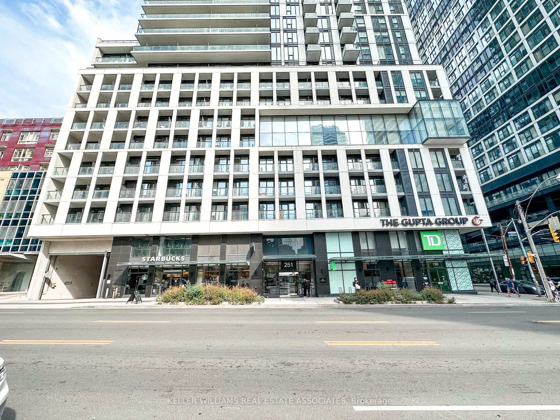 251 Jarvis St, #2001