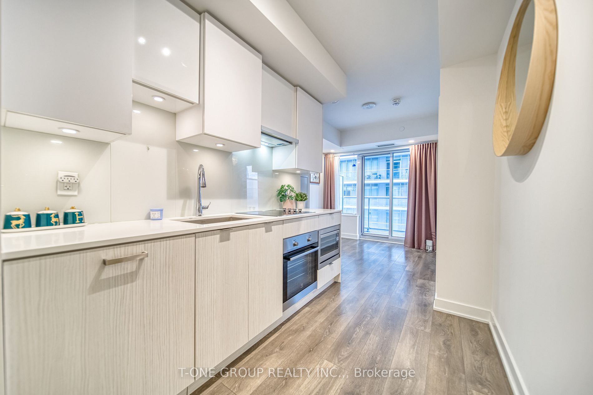 99 Broadway Ave, #2808