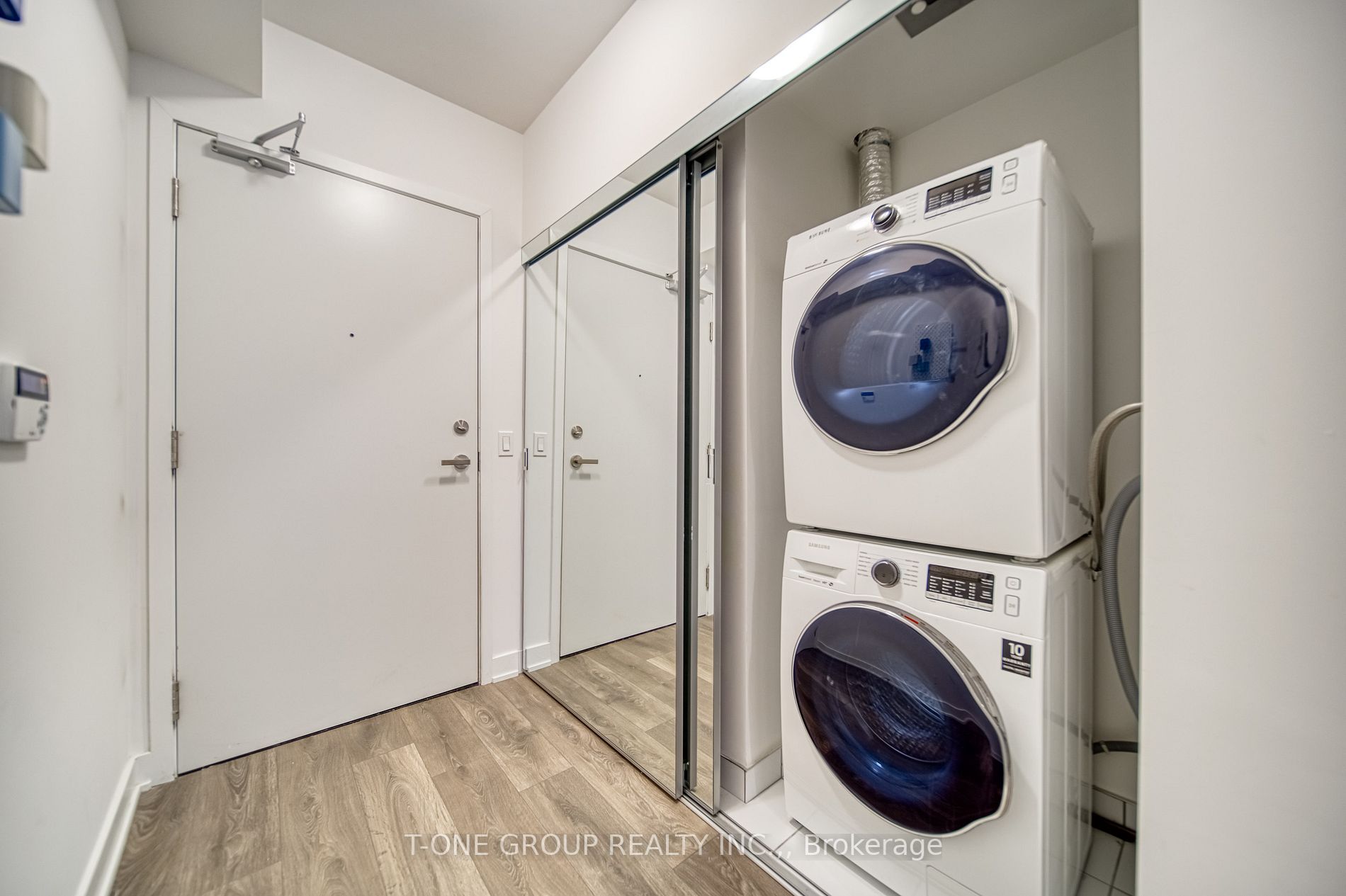 99 Broadway Ave, #2808