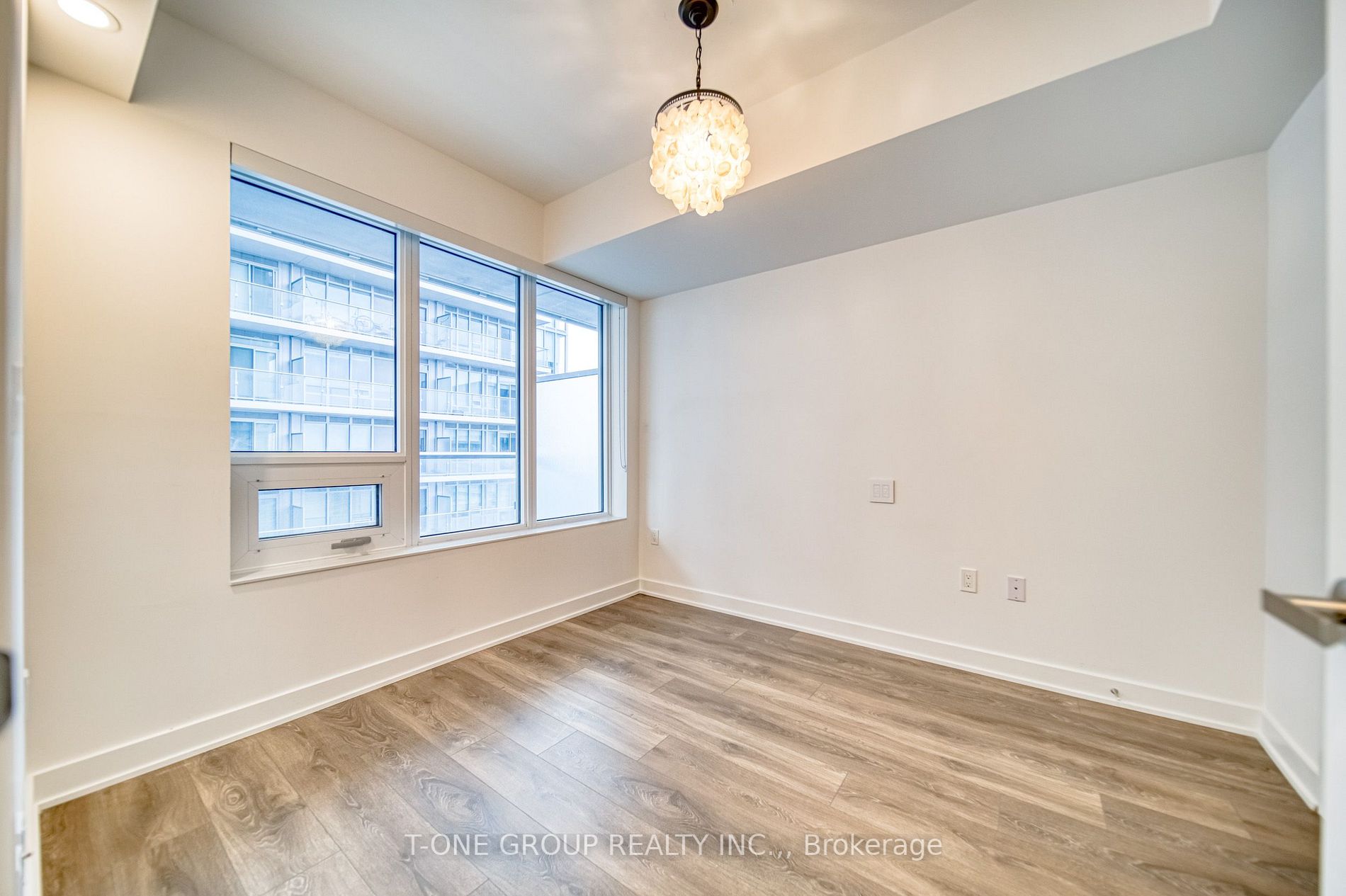 99 Broadway Ave, #2808
