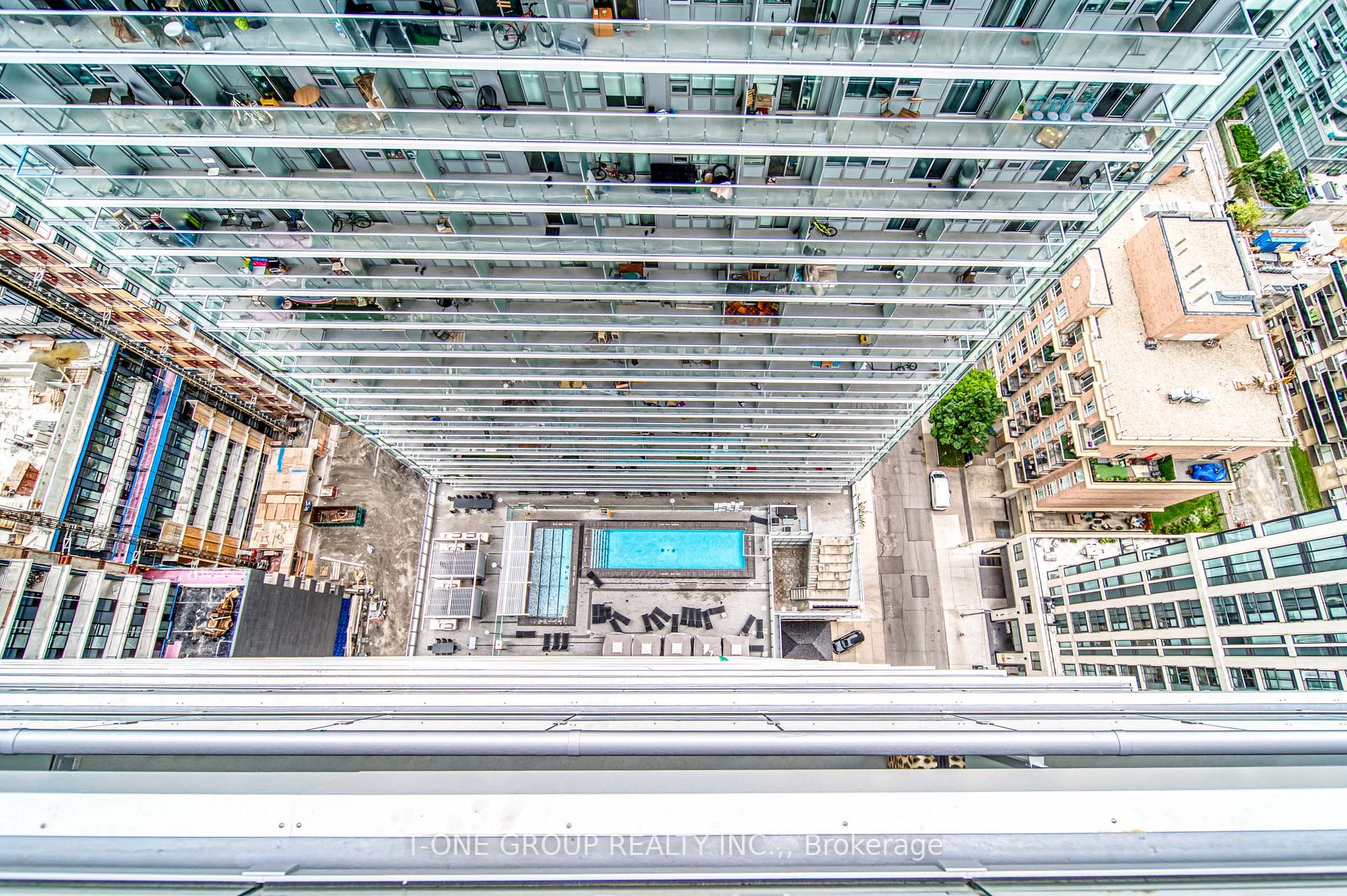 99 Broadway Ave, #2808