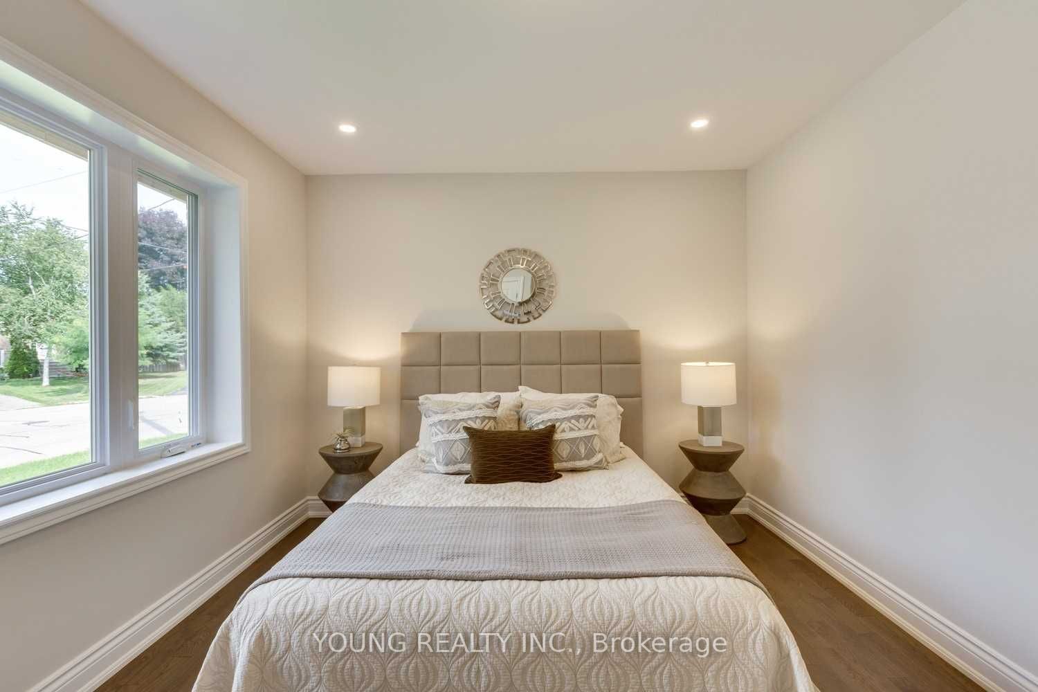 21 Bathford Cres