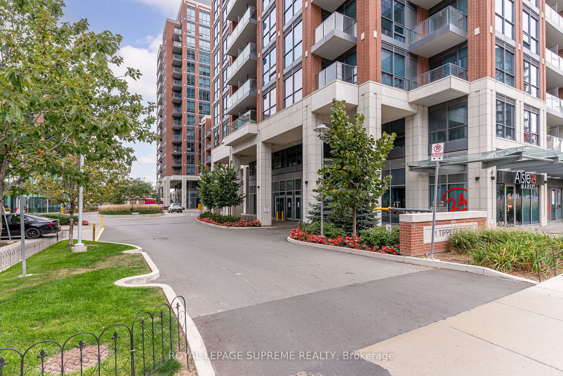 31 Tippett Rd, #547
