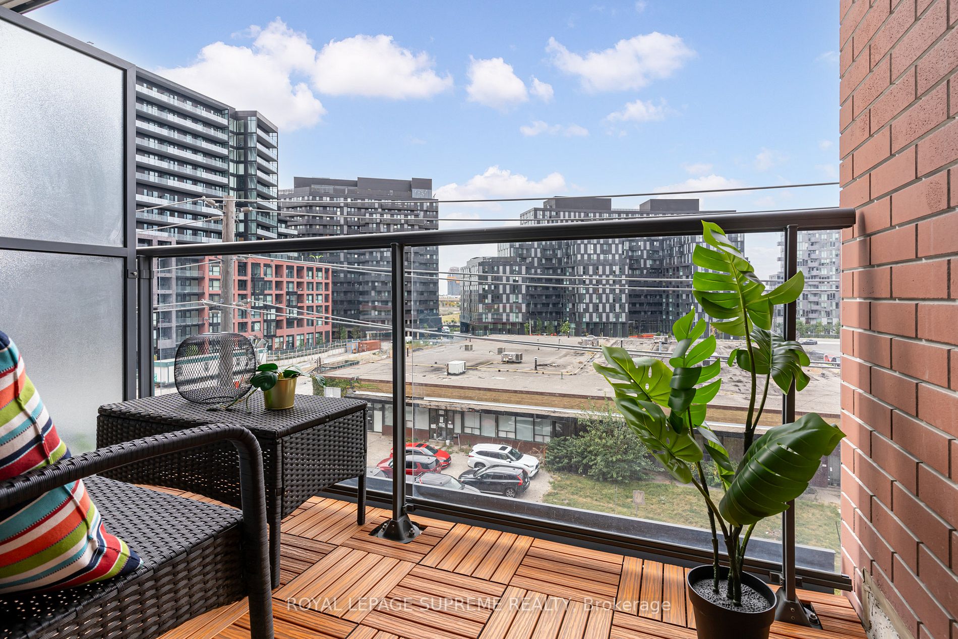 31 Tippett Rd, #547