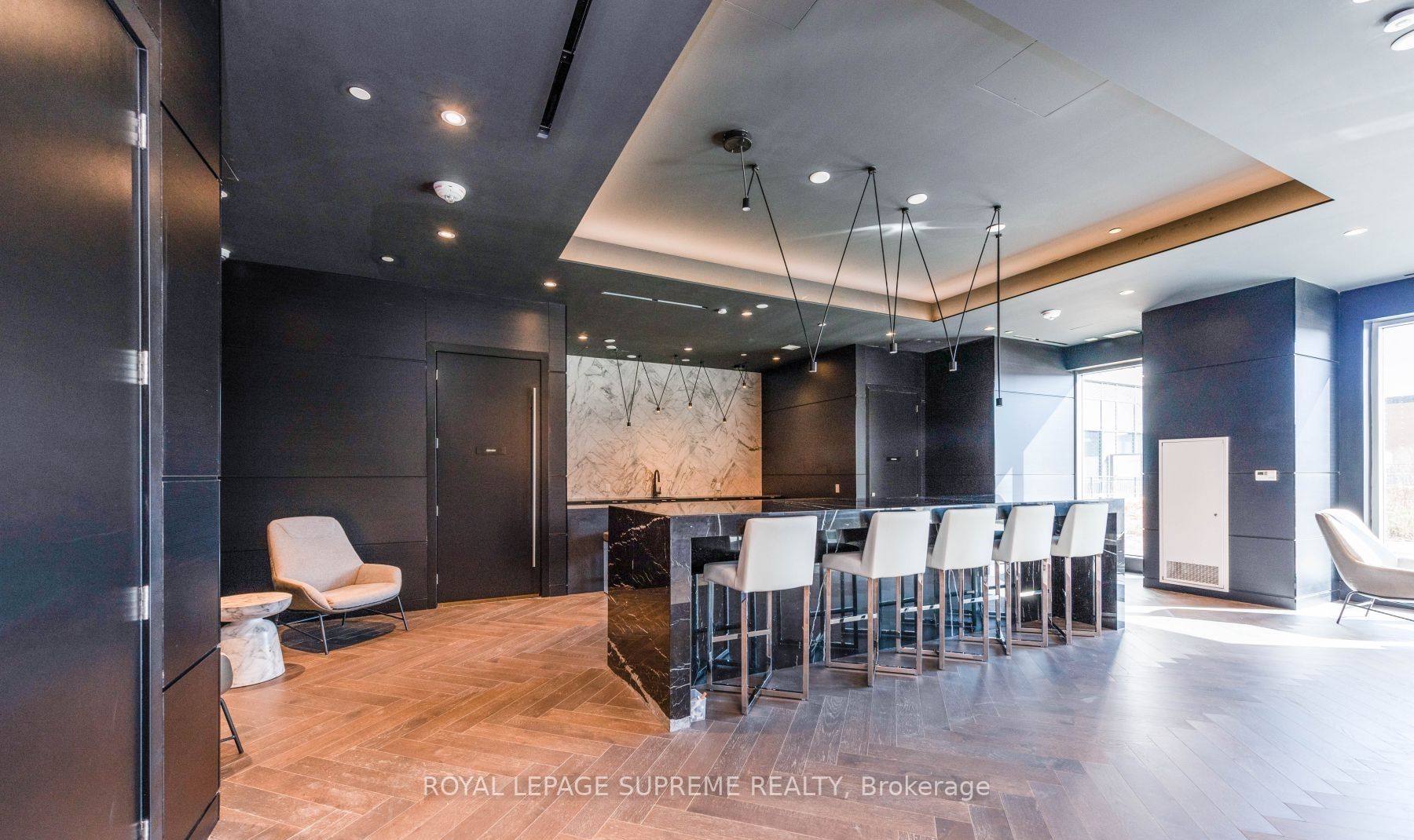 31 Tippett Rd, #547