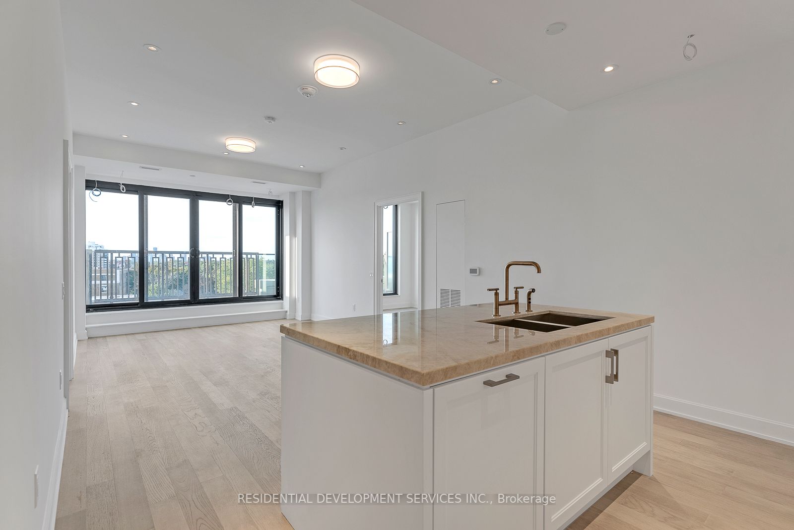 2781 Yonge St, #706