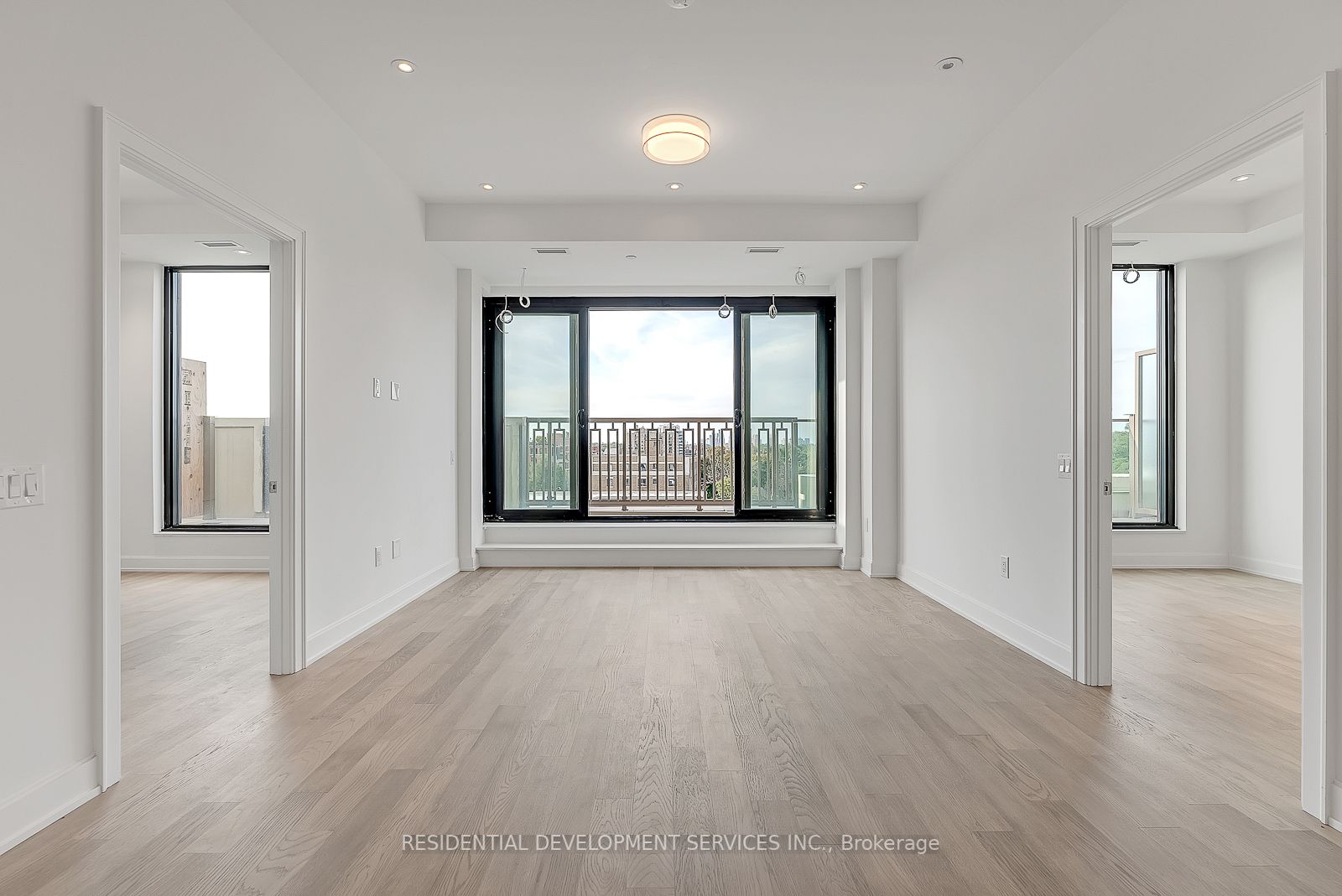 2781 Yonge St, #706