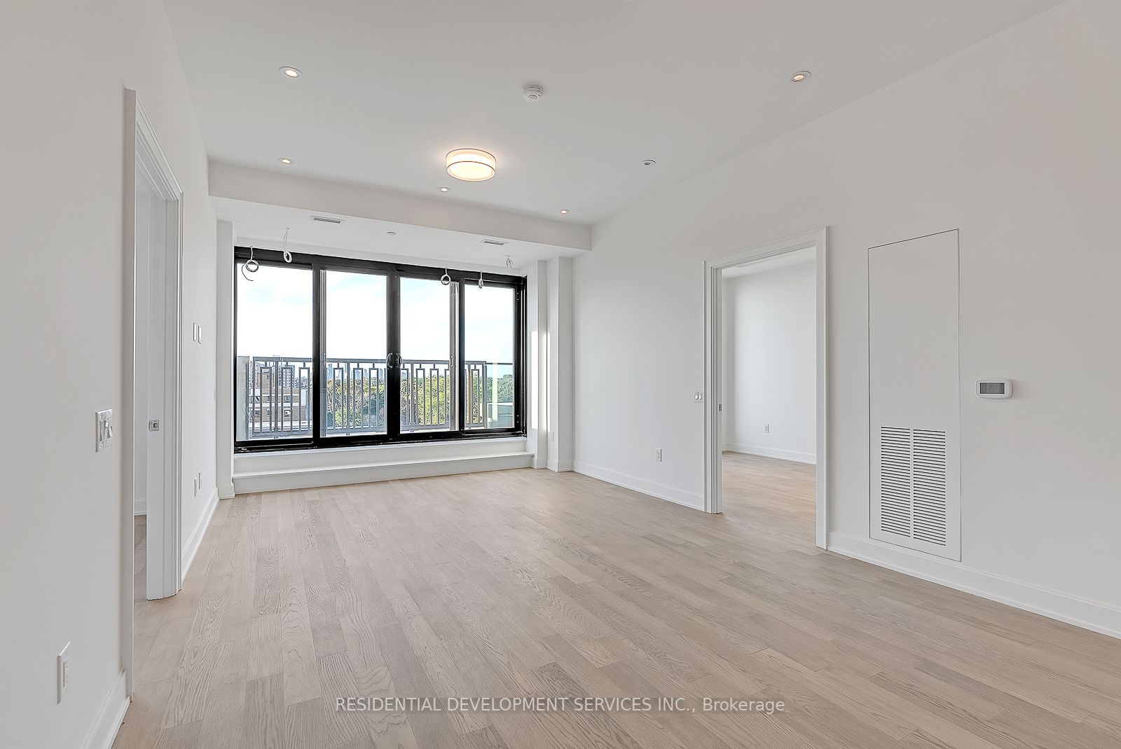 2781 Yonge St, #706
