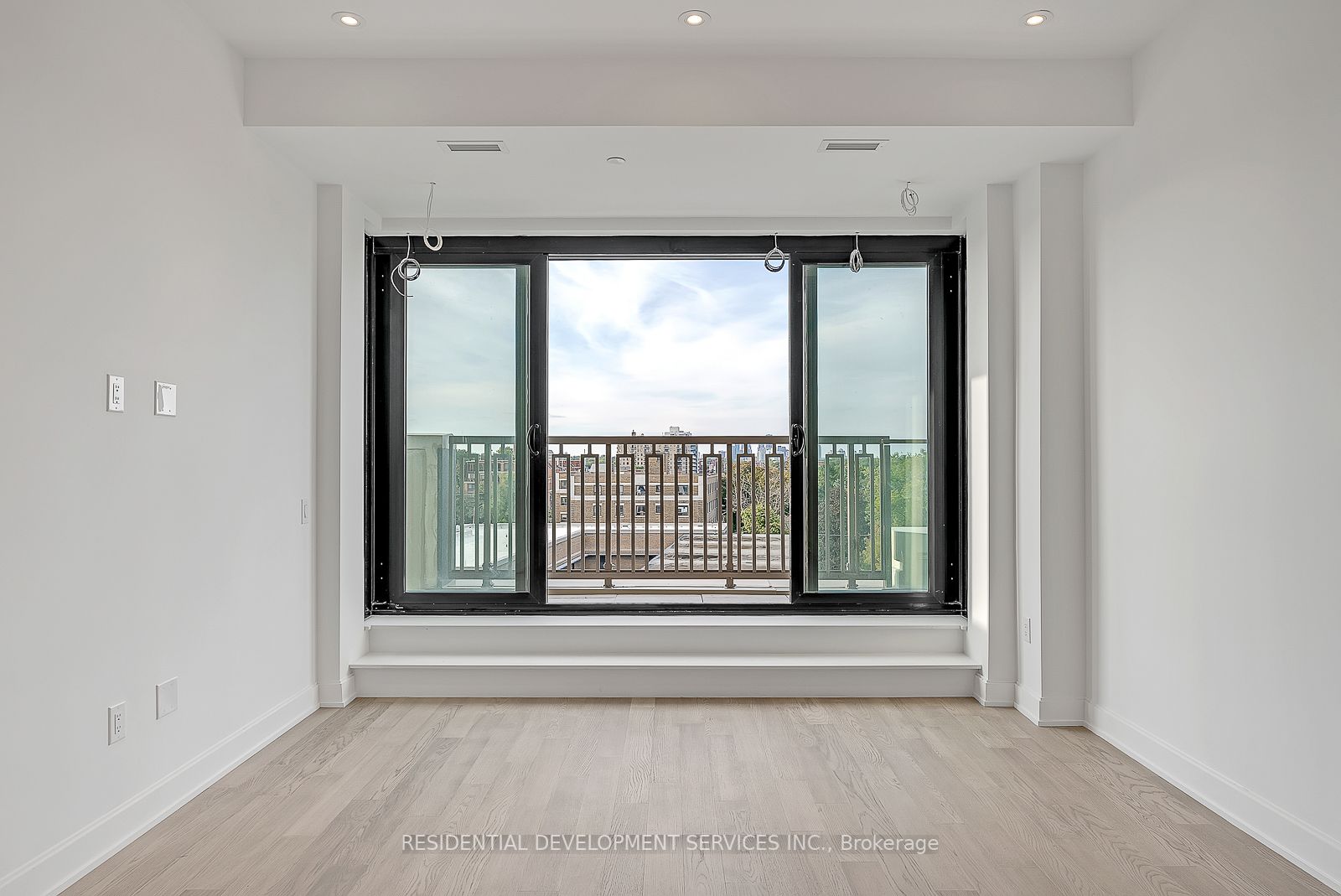 2781 Yonge St, #706