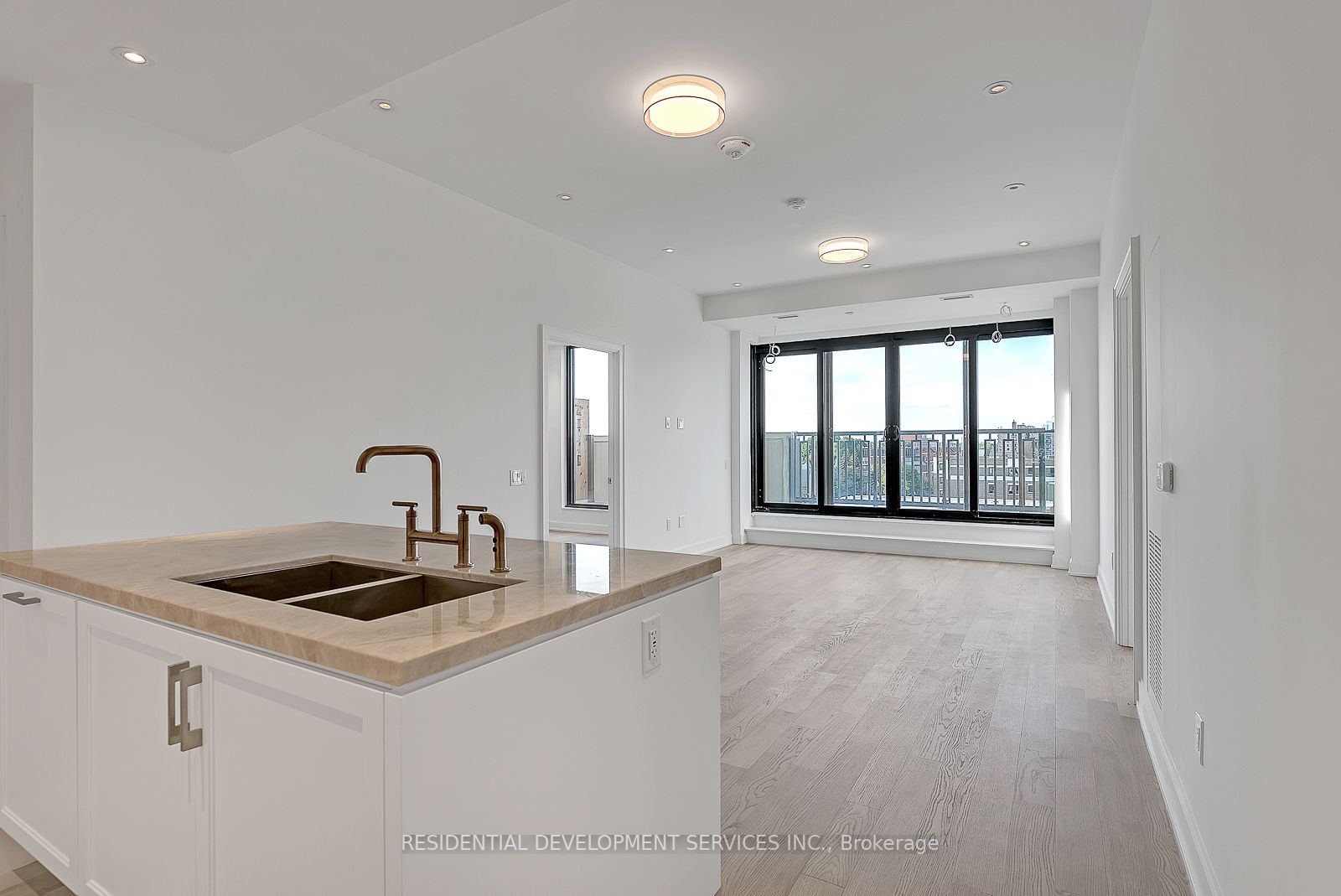 2781 Yonge St, #706