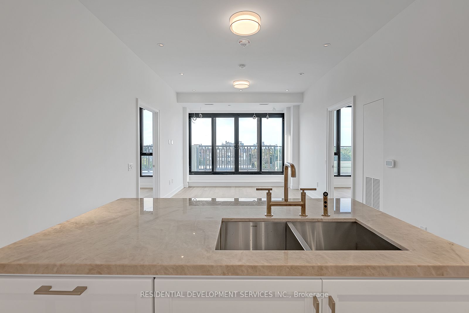 2781 Yonge St, #706