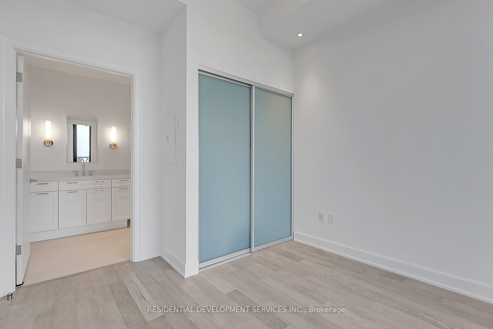 2781 Yonge St, #706
