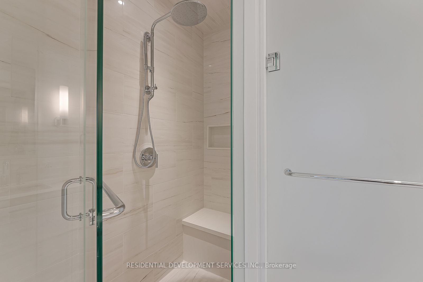 2781 Yonge St, #706