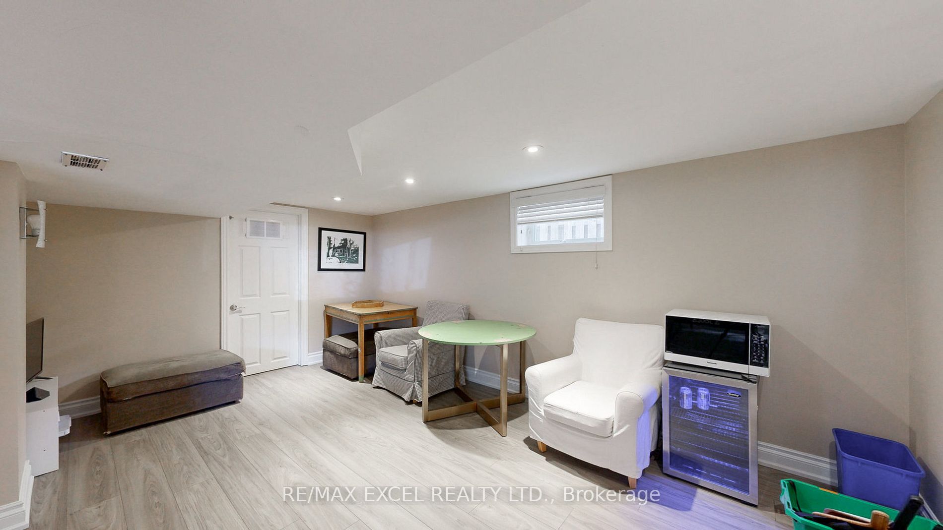 375 Lawrence Ave W