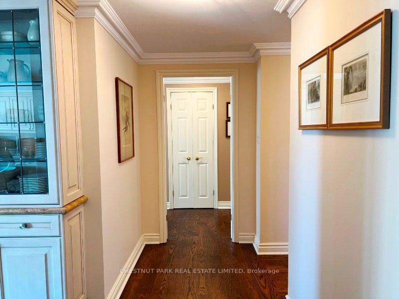 1132 Bay St, #1002