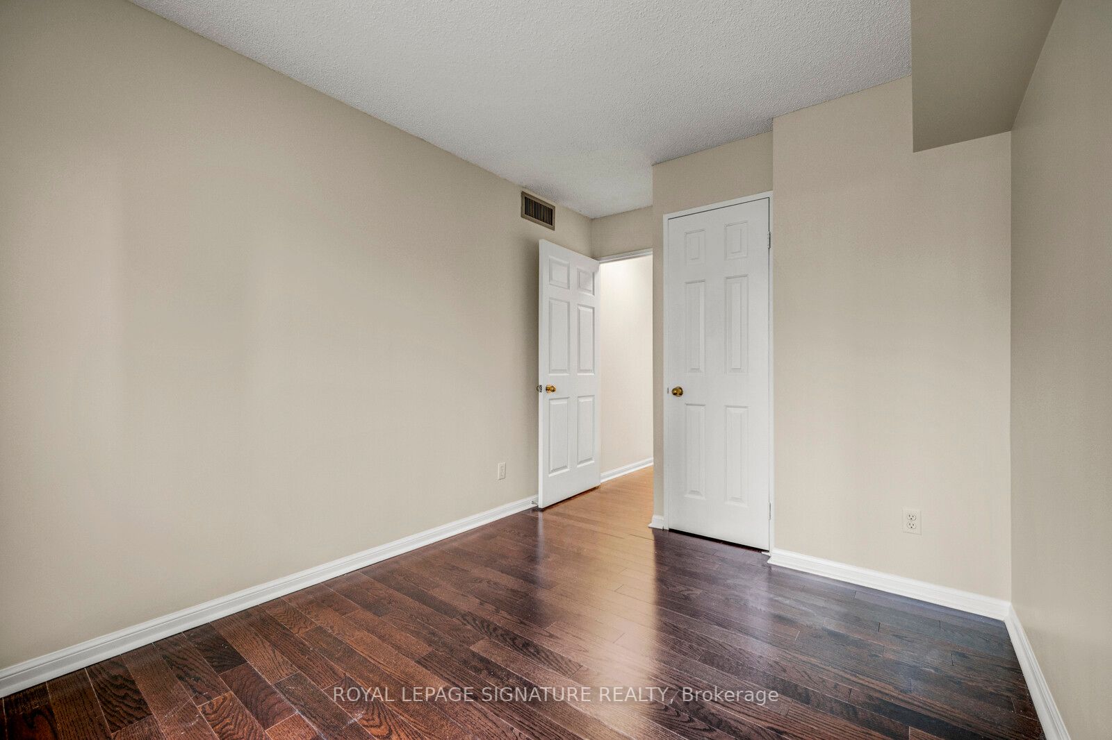 7 Carlton St, #306