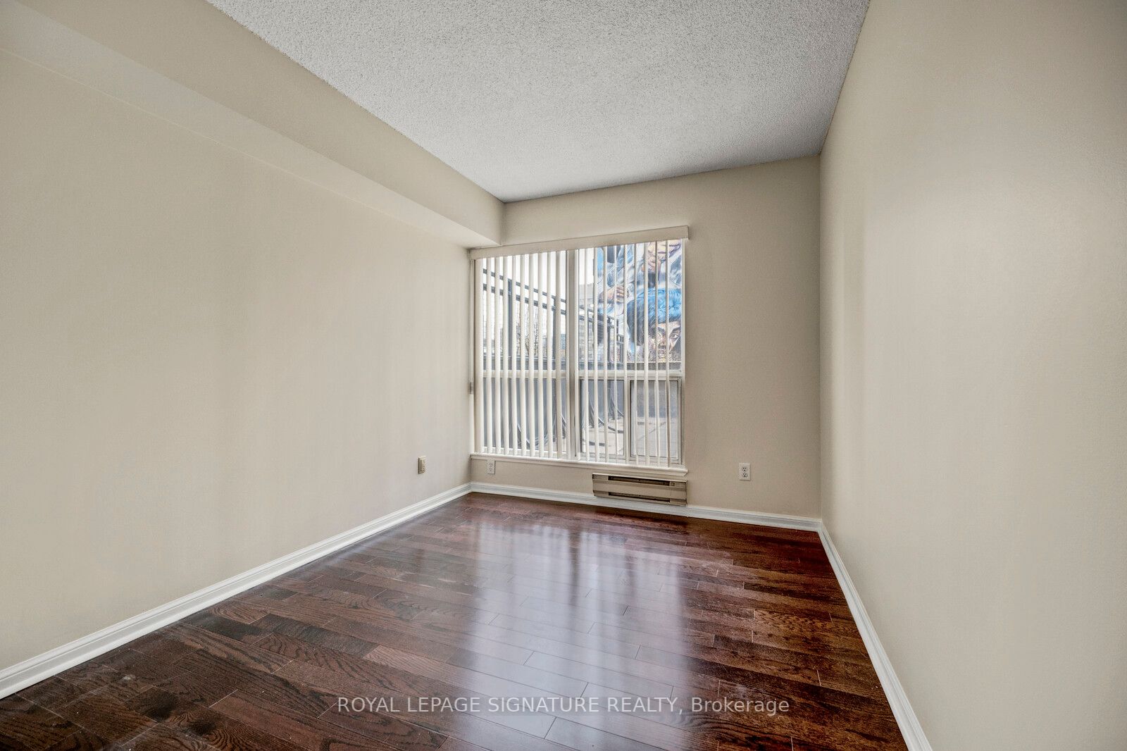 7 Carlton St, #306
