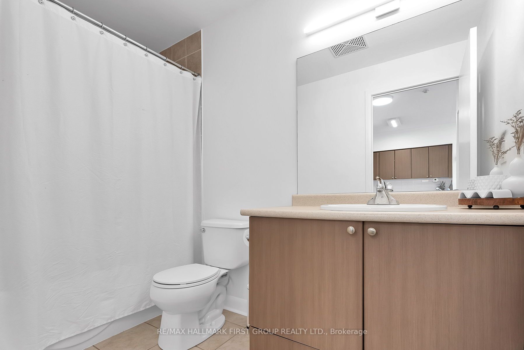 525 Wilson Ave, #907