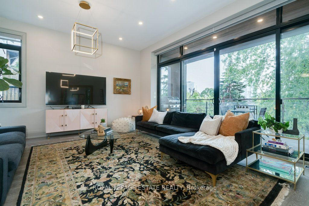 32 Servington Cres