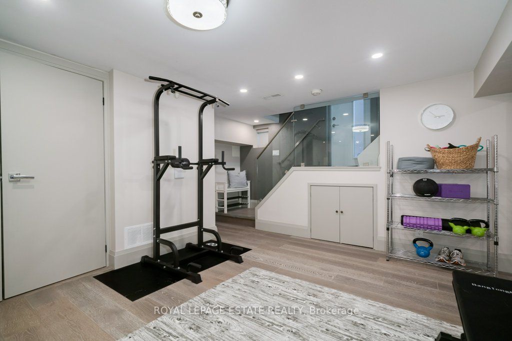 32 Servington Cres