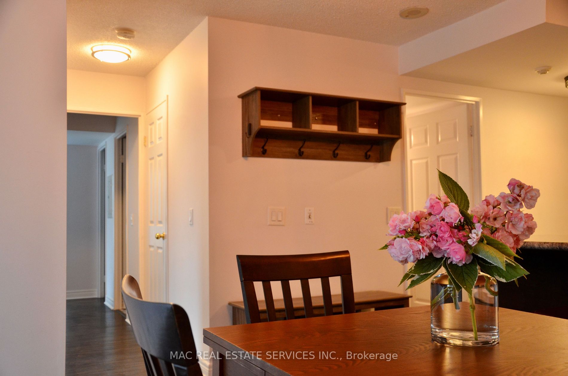 18 Parkview Ave, #303
