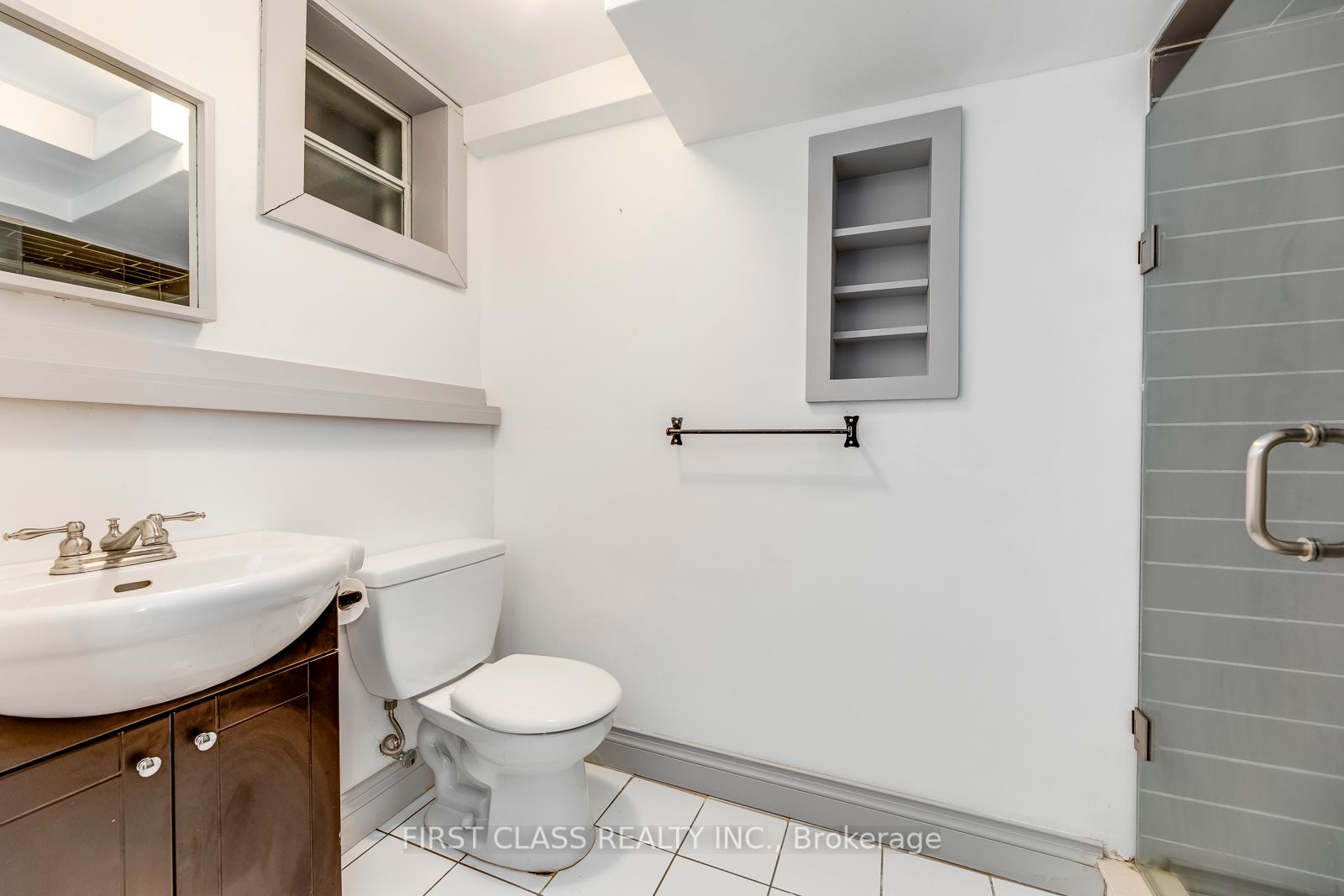 25 Whittaker Cres