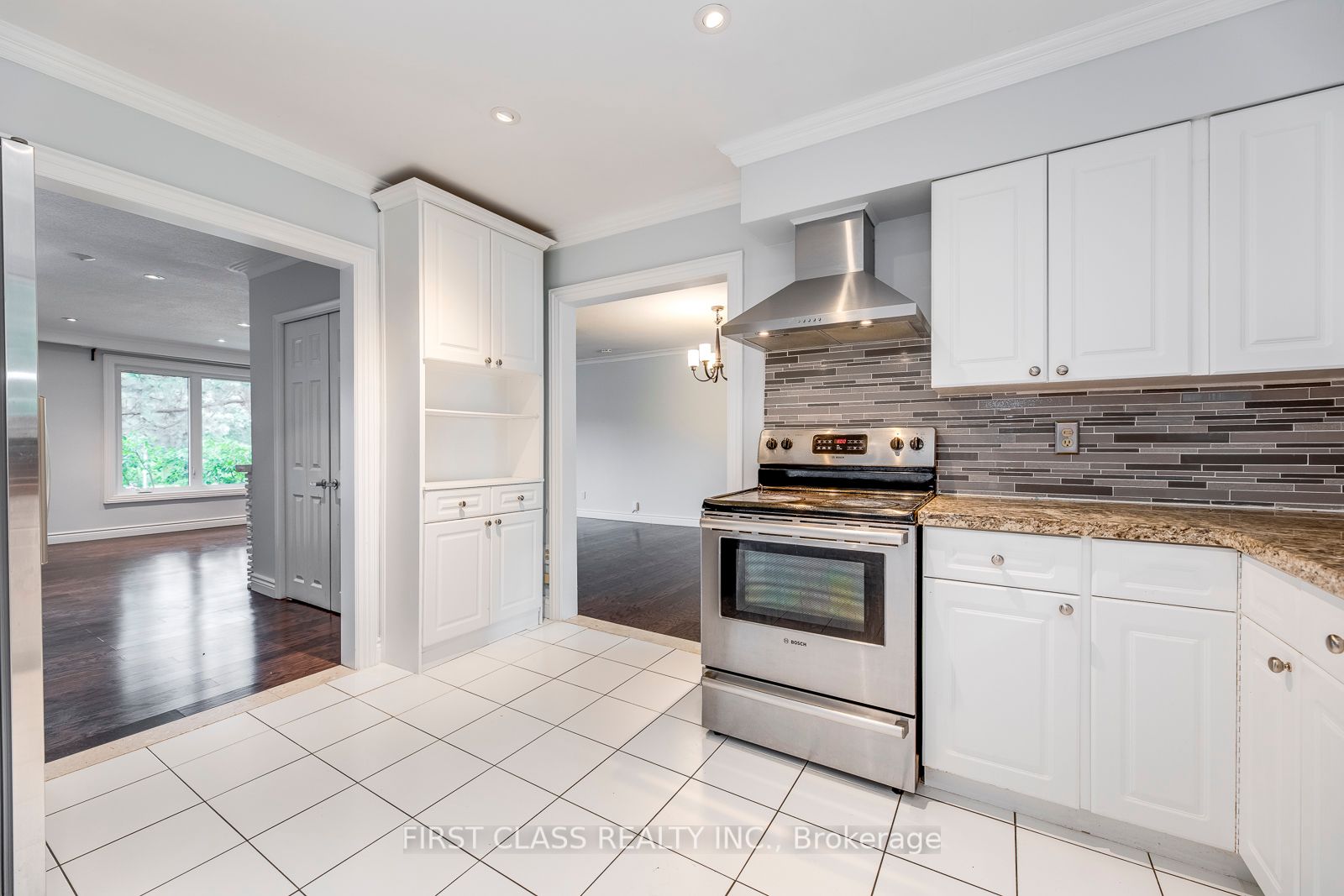 25 Whittaker Cres