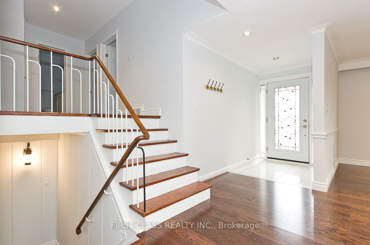 25 Whittaker Cres