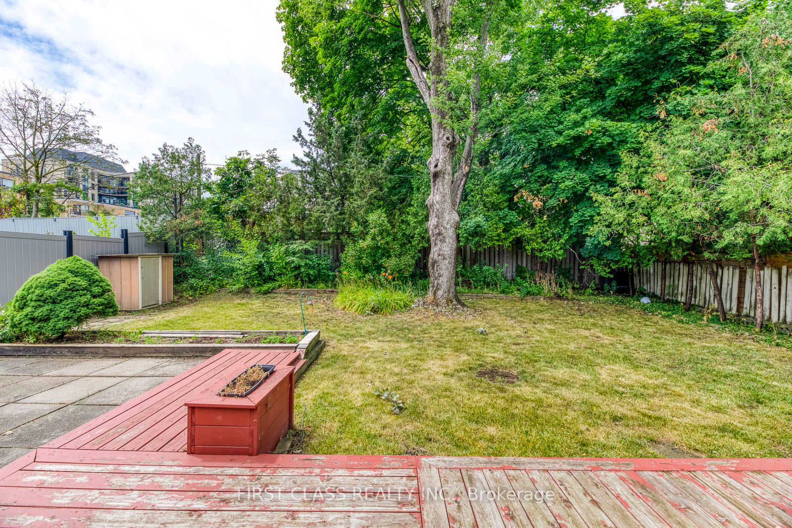 25 Whittaker Cres