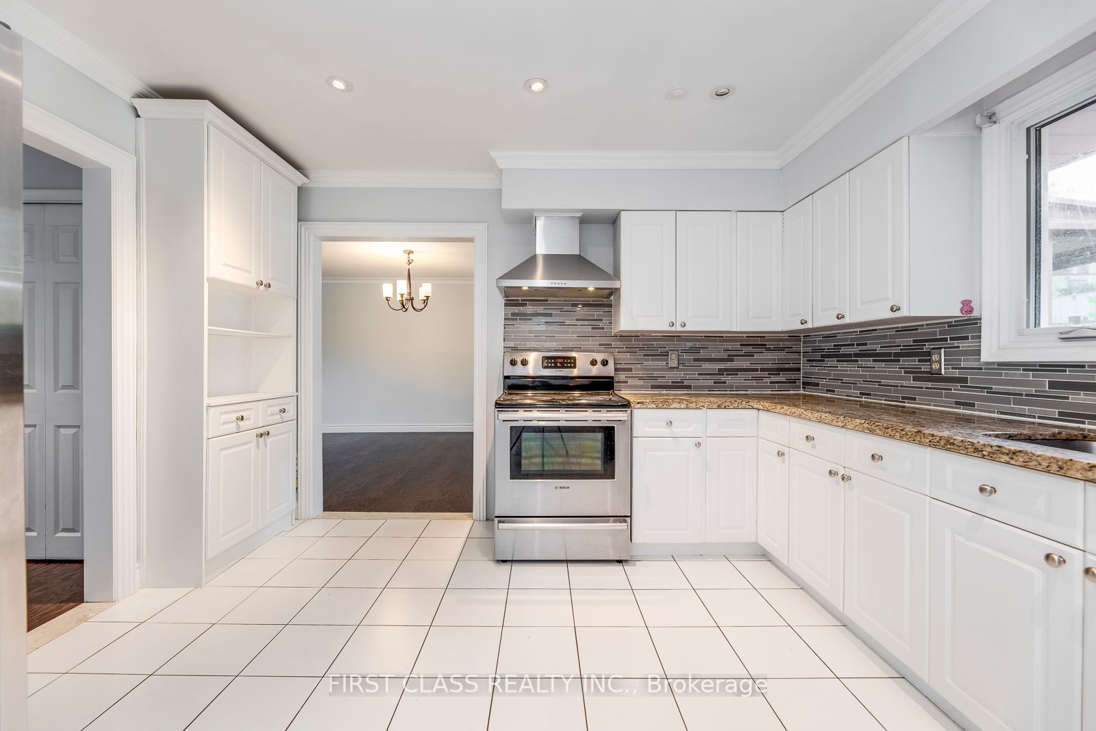 25 Whittaker Cres