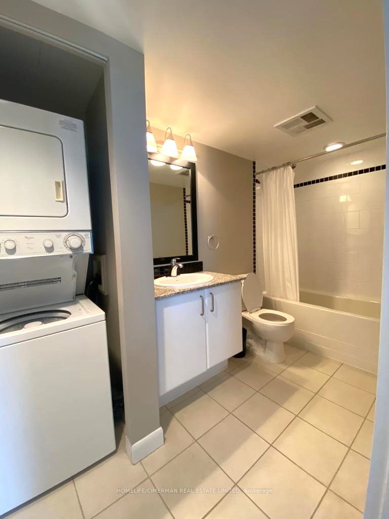 33 Sheppard Ave E, #1811