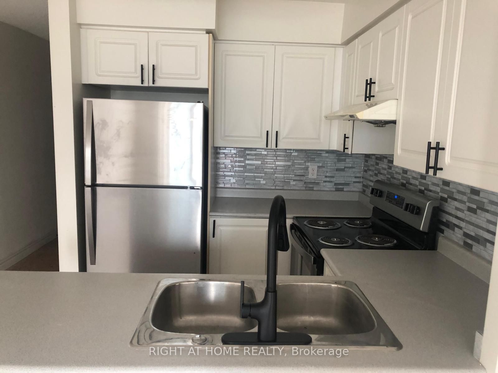 28 Empress Ave, #1001