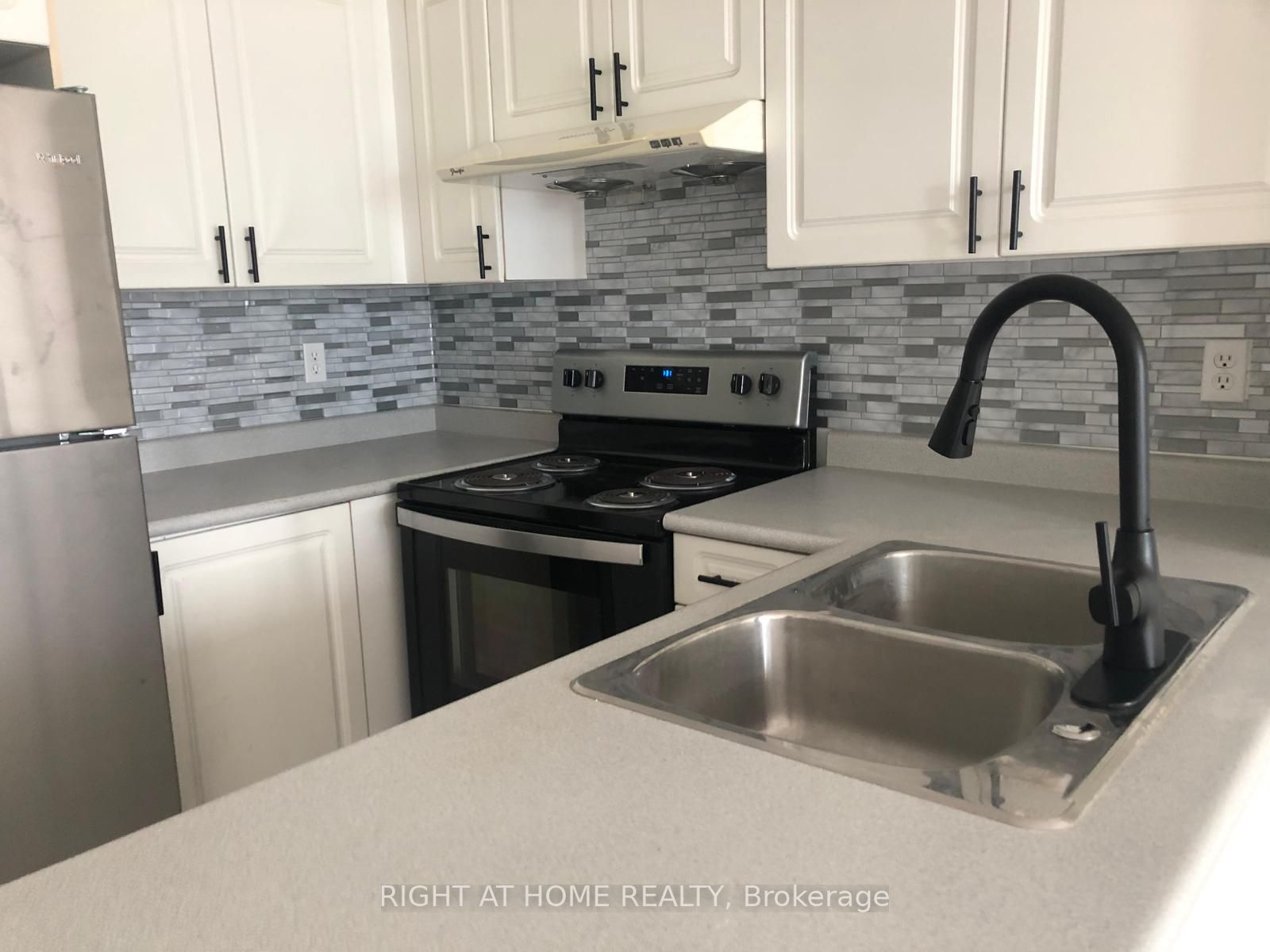 28 Empress Ave, #1001