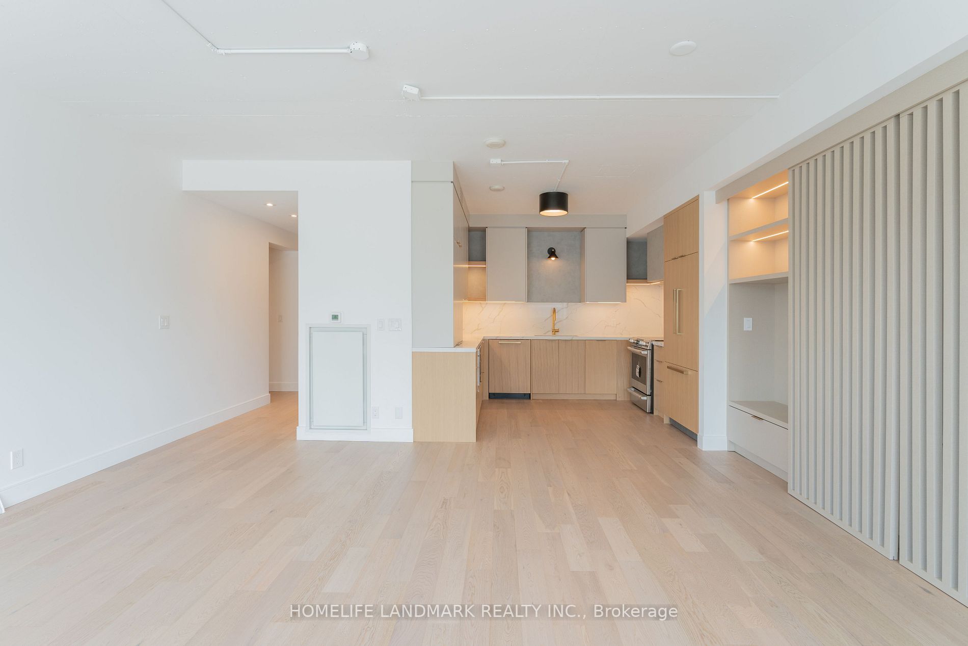 478 King Street W, #806