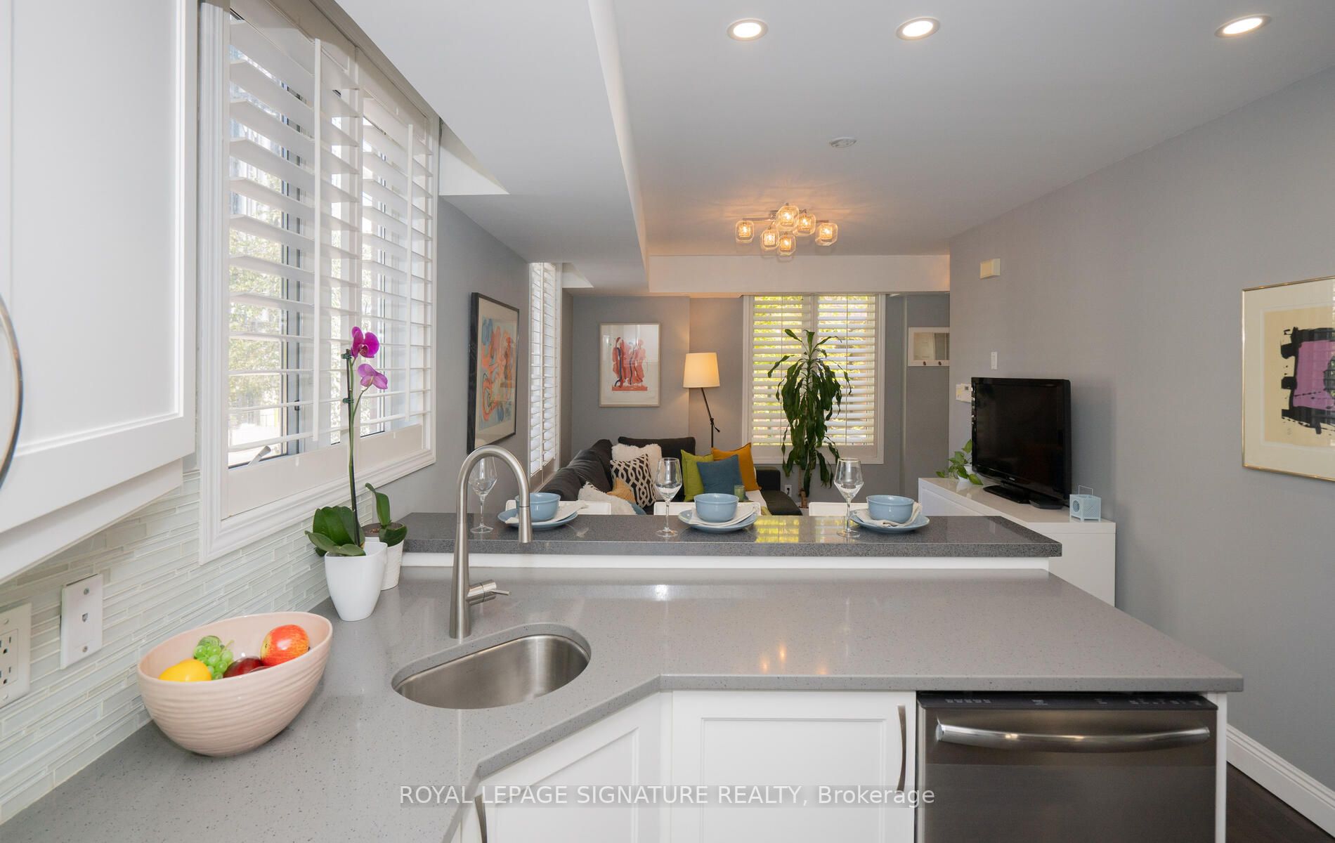 29 Canniff St, #Th402