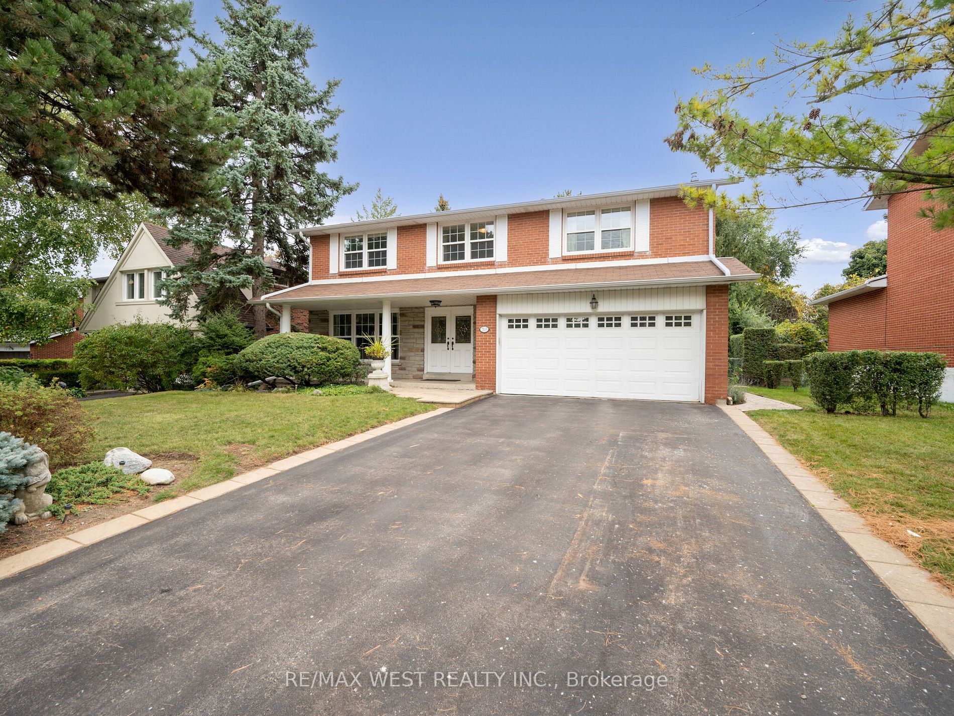 703 Conacher Drive
