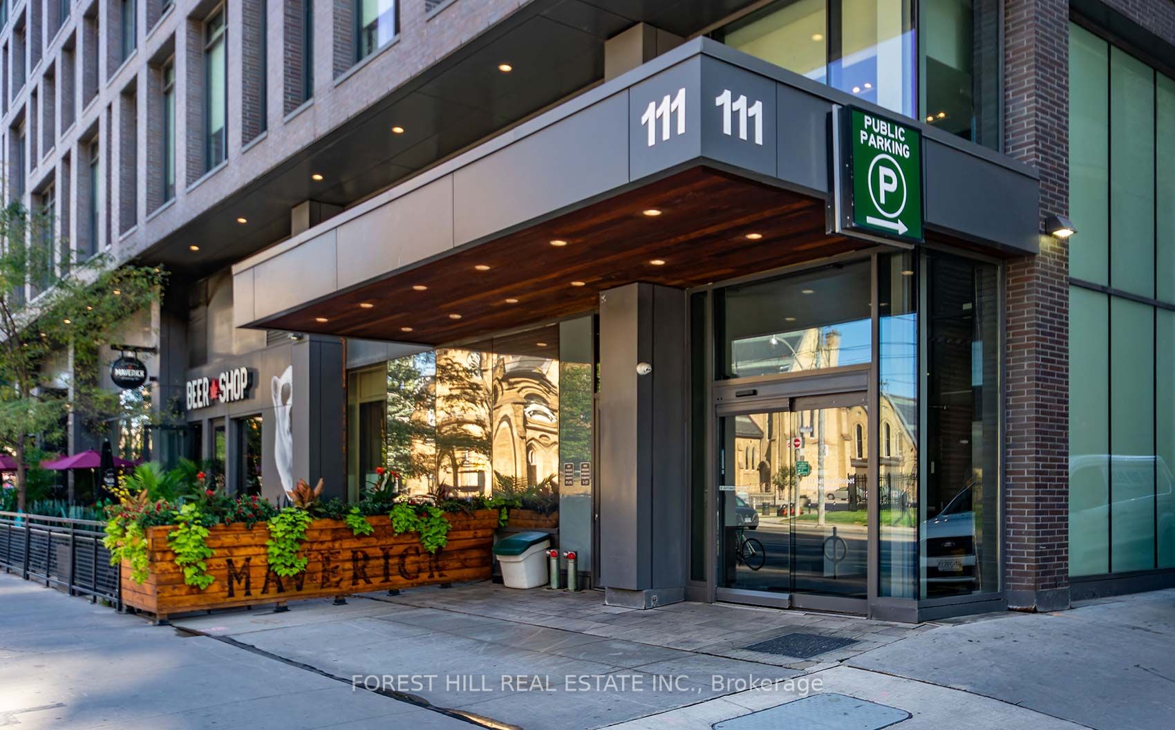 111 Bathurst St, #512