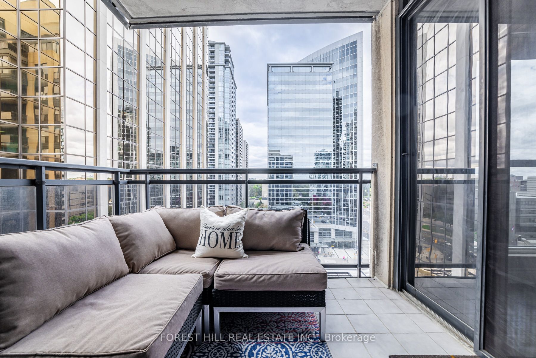 18 Hollywood Ave, #1205