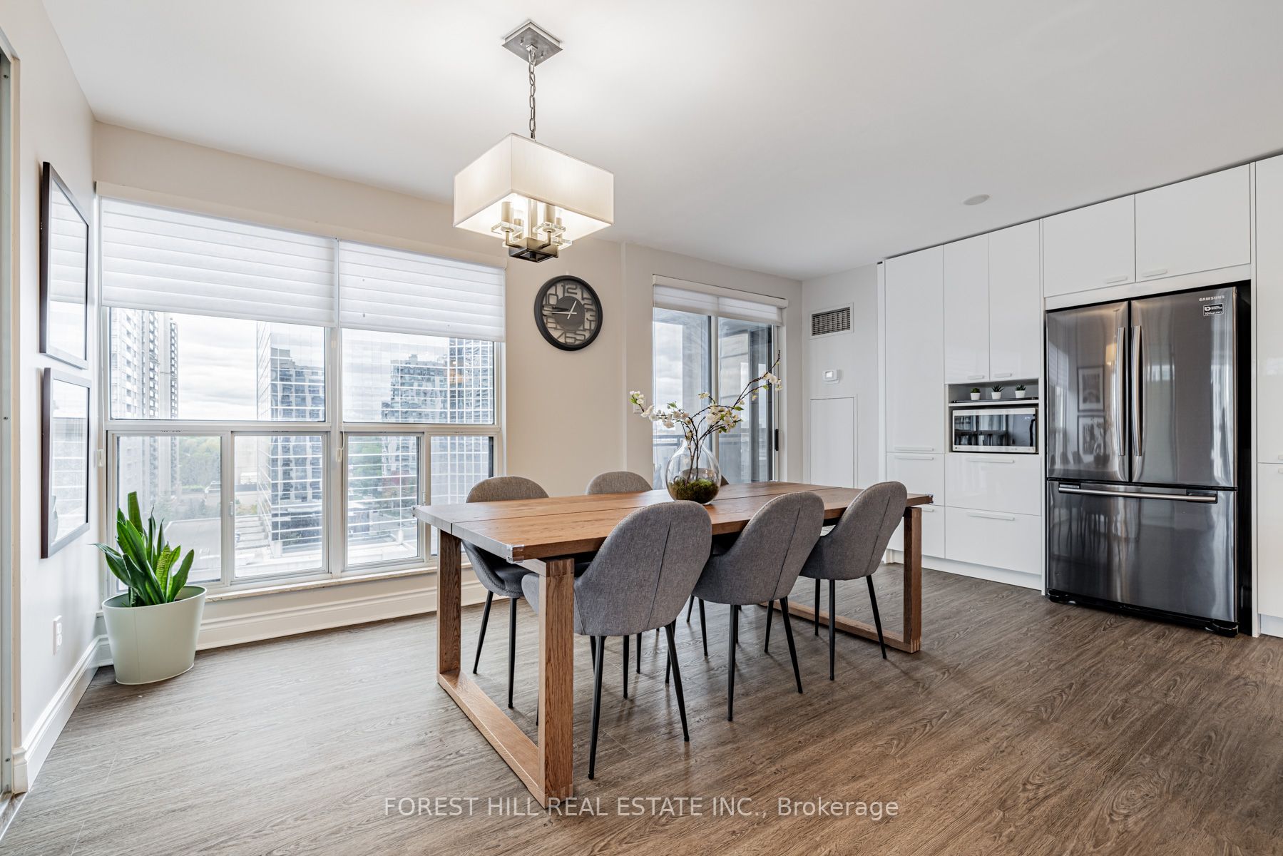 18 Hollywood Ave, #1205
