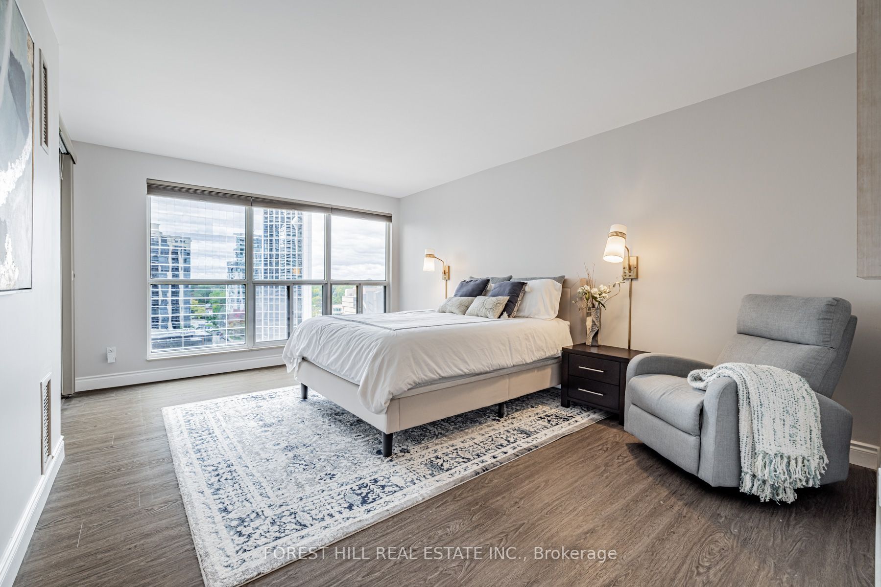 18 Hollywood Ave, #1205