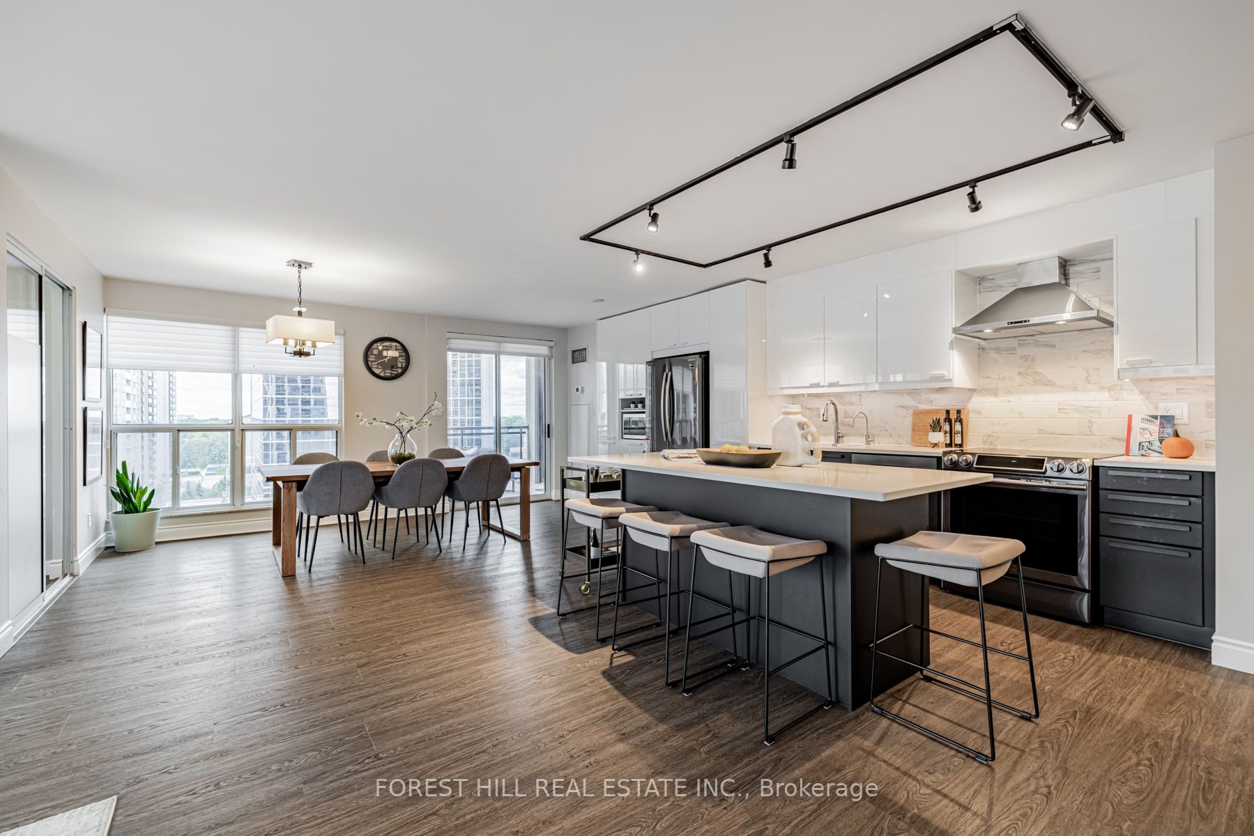 18 Hollywood Ave, #1205