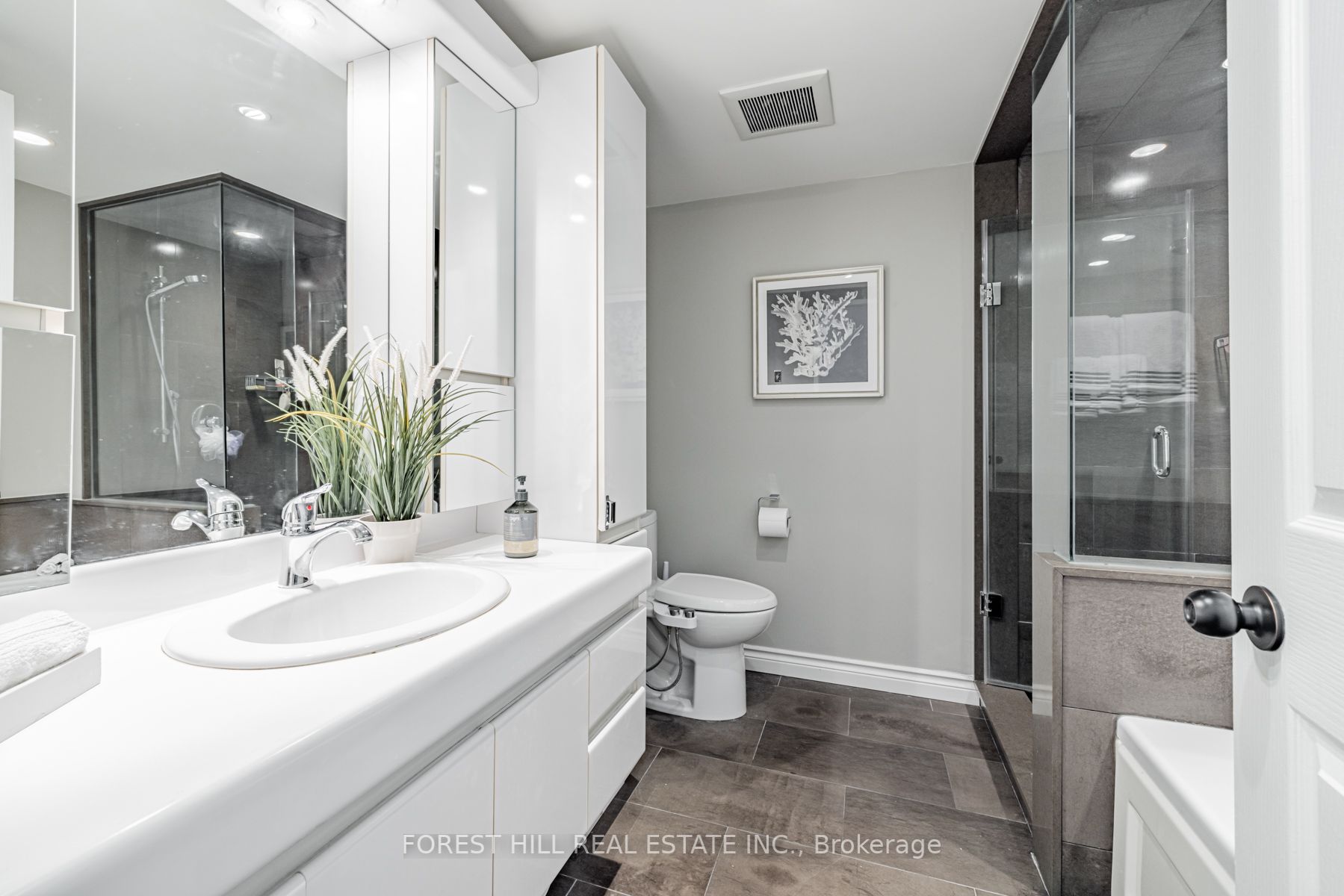 18 Hollywood Ave, #1205
