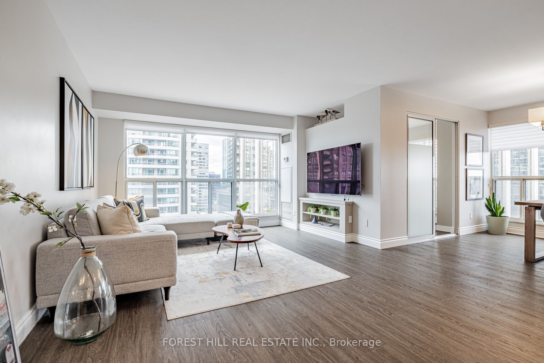 18 Hollywood Ave, #1205